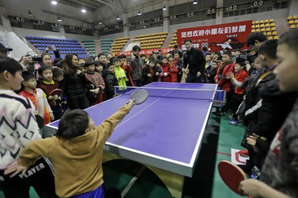 整个中场也 整个中场也