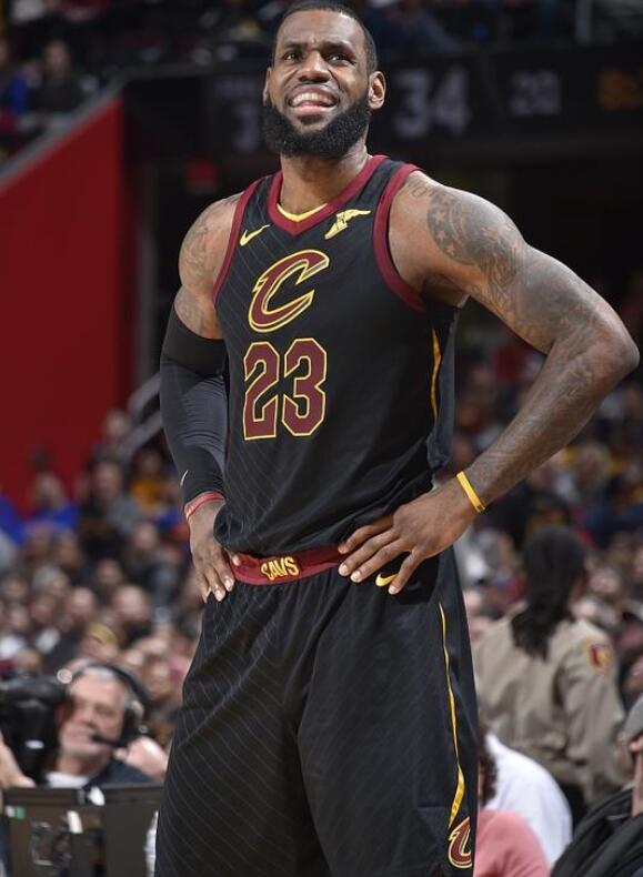 一脚直塞击 一脚直塞击